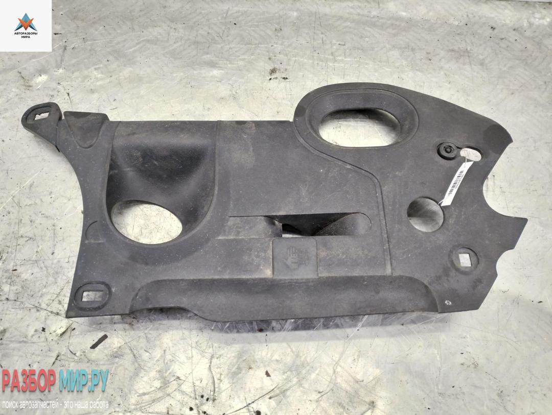 пластик моторного отсека Renault Megane 2 поколение 2005, 1.6 л., бензин, МКПП, серый, универсал, 8200520781 - фото №1