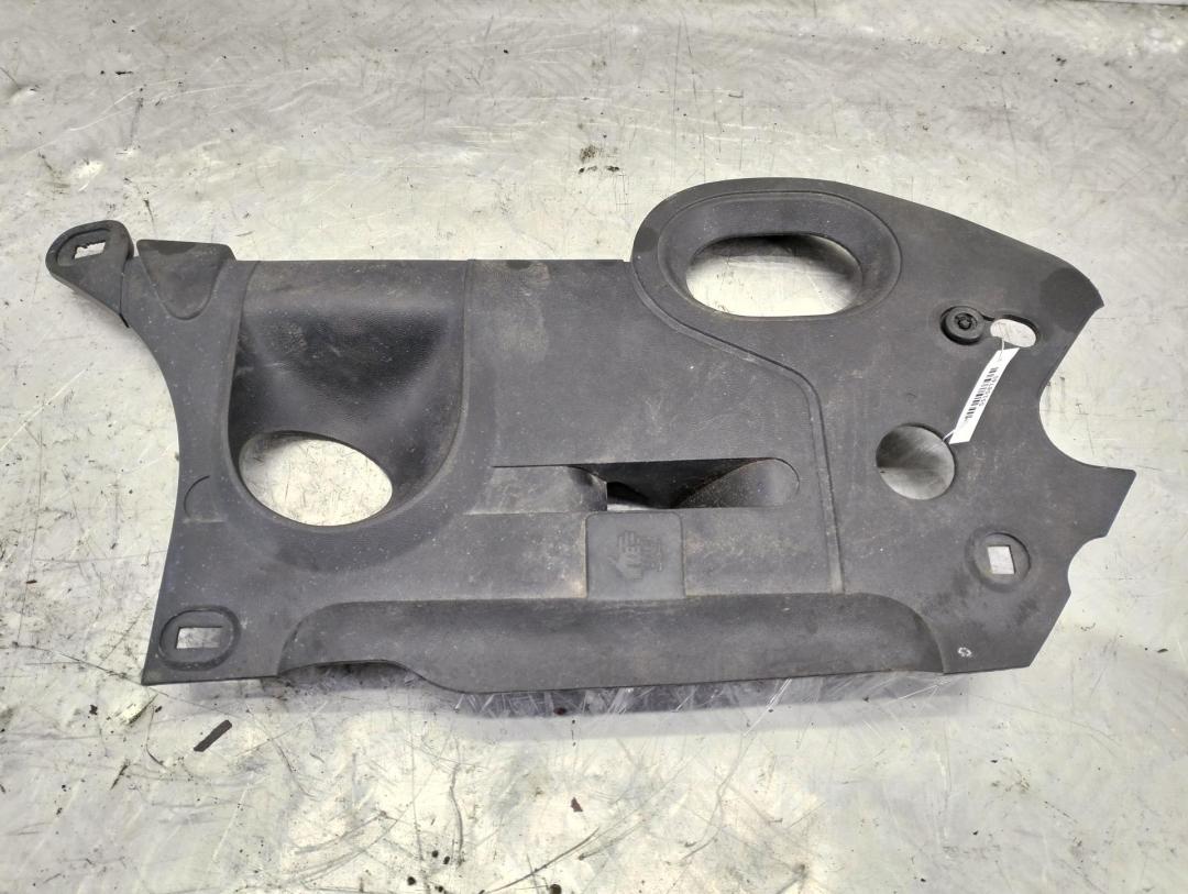 пластик моторного отсека Renault Megane II 2005, 1.6 л., бензин, МКПП, серый, универсал, 8200520781