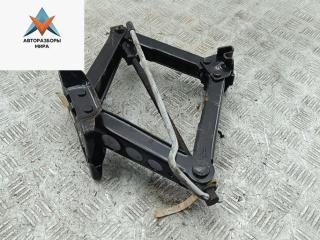 домкрат Ford Focus 2 поколение [рестайлинг] 2008, 1.6 л., дизель, МКПП, серый, универсал