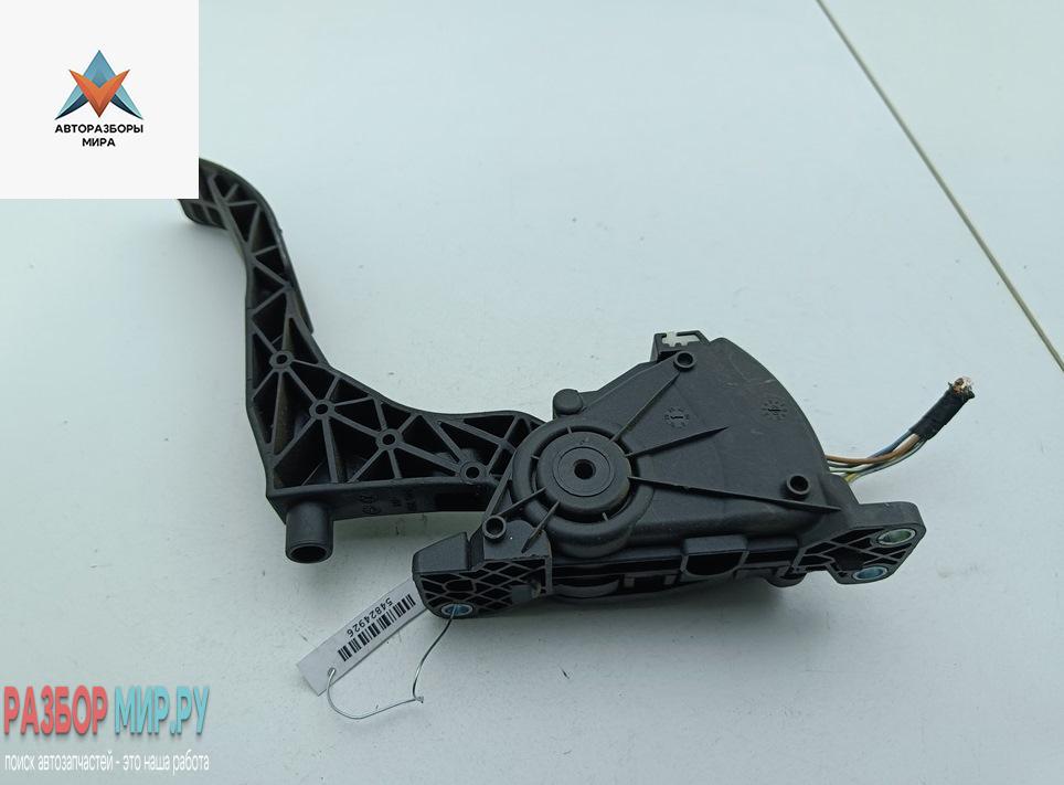 педаль Volkswagen Golf 4 поколение 2002, 1.6 л., бензин, МКПП, серый, хетчбэк 5 дв., 6Q1721503C - фото №1