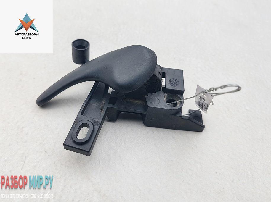 ручка внутренняя задняя левая Volkswagen Sharan 1 поколение 1999, 1.9 л., дизель, АКПП, красный, минивэн, 7M0837019A - фото №1