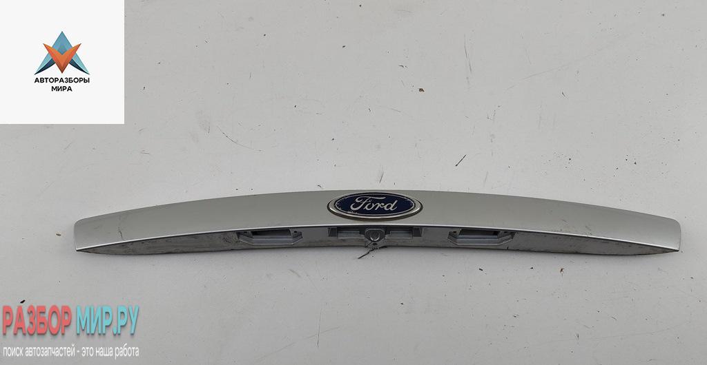 накладка подсветки номера Ford Mondeo 3 поколение 2001, 1.8 л., бензин, МКПП, серый, седан, 1S71F43400AE - фото №1