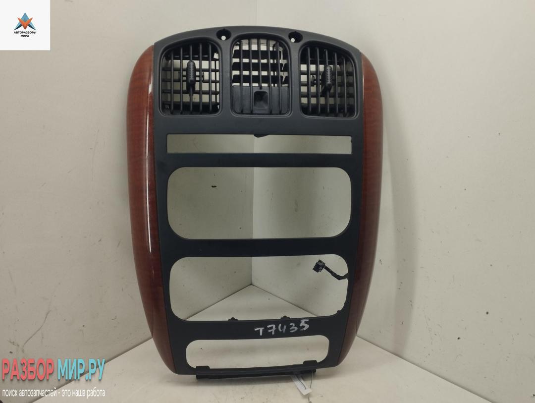 рамка под магнитолу Chrysler Voyager 5 поколение 2007, 2.8 л., дизель, АКПП, серый, минивэн, 28015094 - фото №1