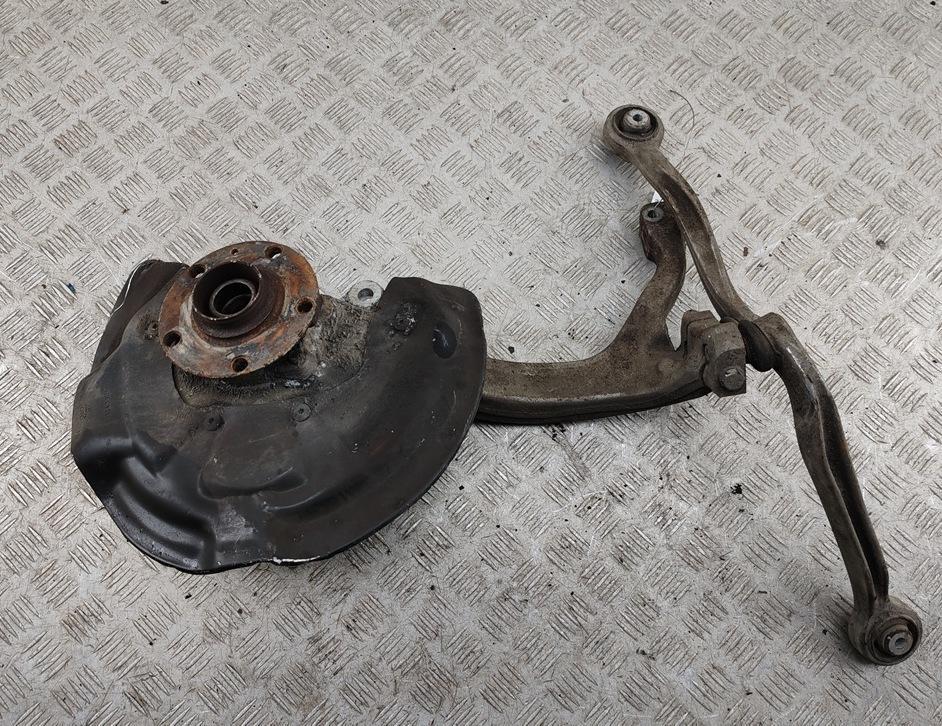 Кулак (корпус ступицы) передний правый Audi A6 4F/C6 2005, 3.2 л., бензин, МКПП, серый, универсал - фото №1