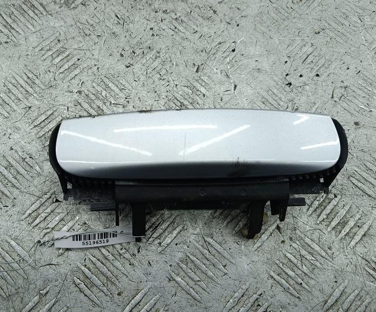 ручка наружная передняя правая Audi A4 B7 2005, 3.2 л., бензин, АКПП, синий, универсал, 8E0839207 - фото №1