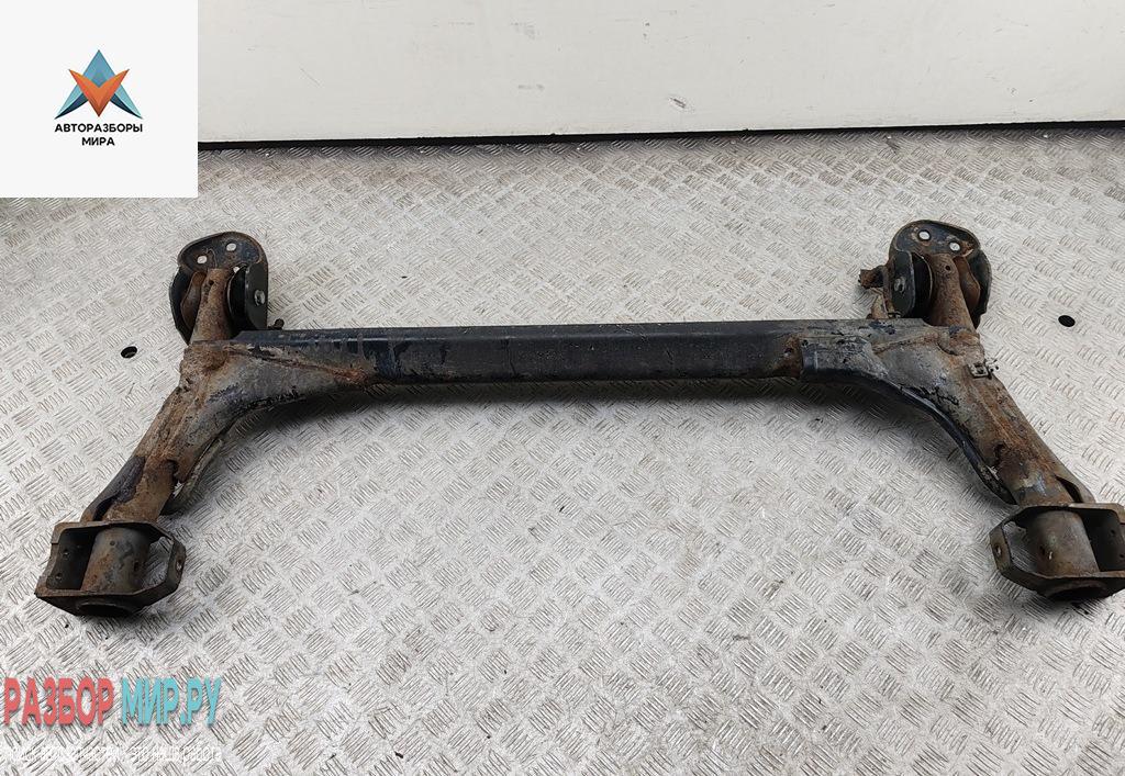 подрамник передний Volkswagen Passat B4 1996, 1.9 л., дизель, МКПП, зелёный, универсал - фото №1