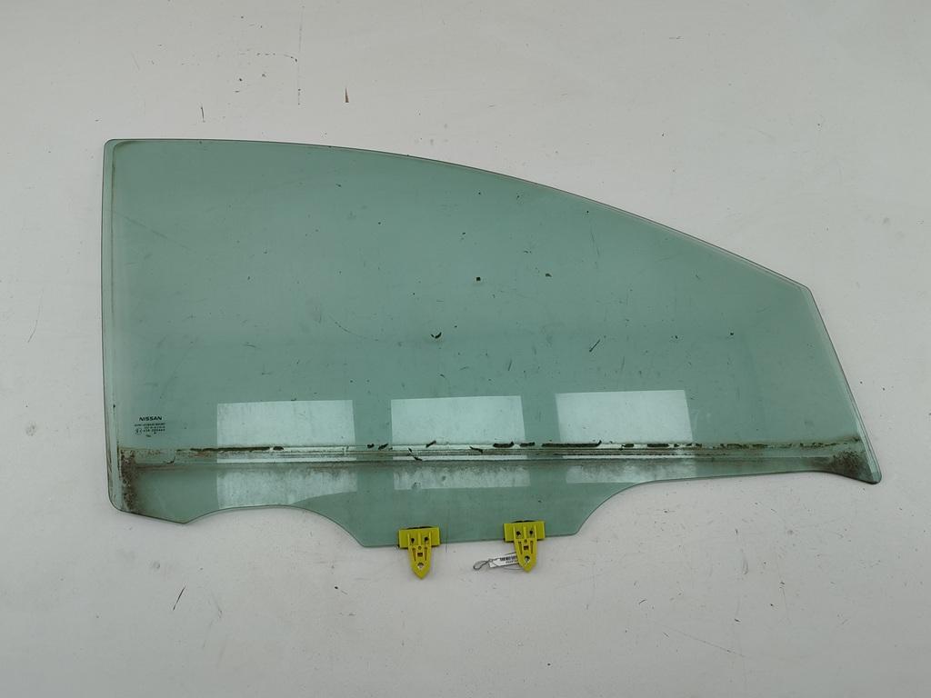 стекло двери передней правой Nissan Note 2009, 1.4 л., бензин, МКПП, серый, минивэн
