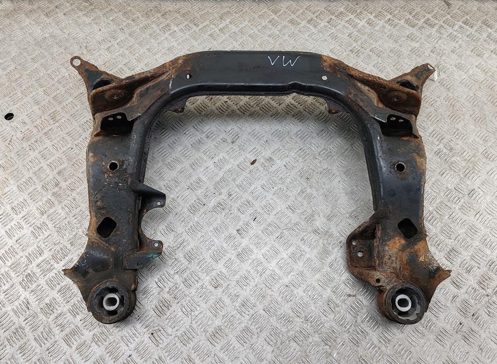 подрамник передний Volkswagen Passat B5+ (GP) 2001, 2.0 л., бензин, МКПП, синий, универсал
