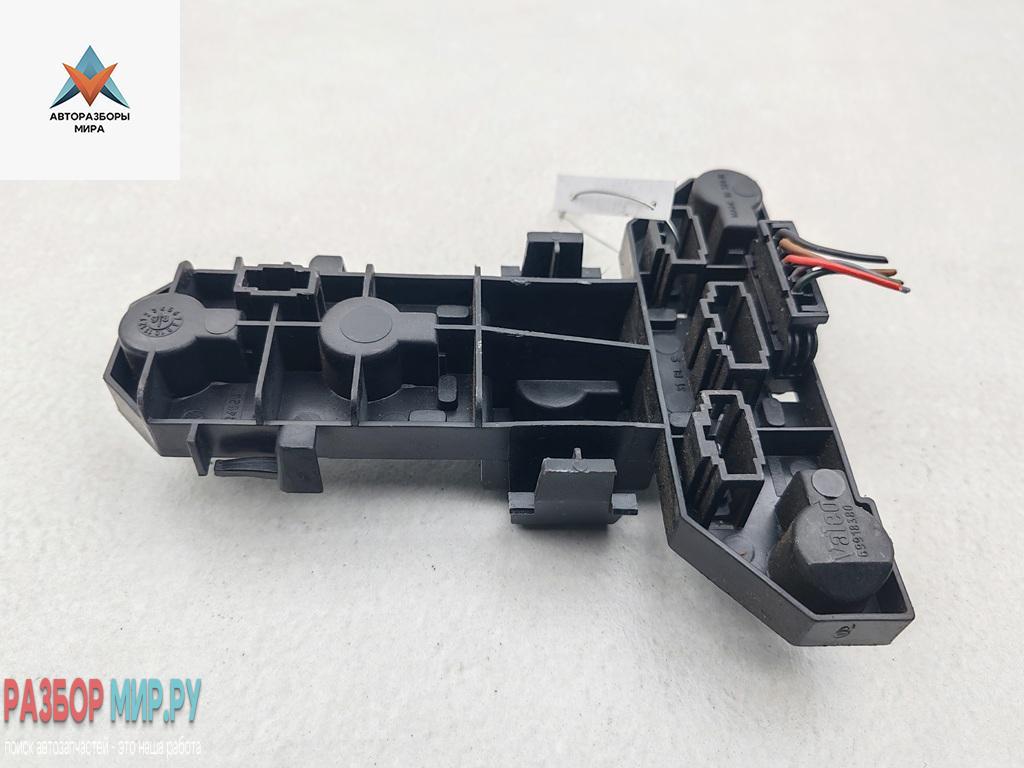 панель заднего левого фонаря Volkswagen Golf 4 поколение 1998, 1.4 л., бензин, МКПП, серый, хетчбэк 5 дв., 1J6945257 - фото №1