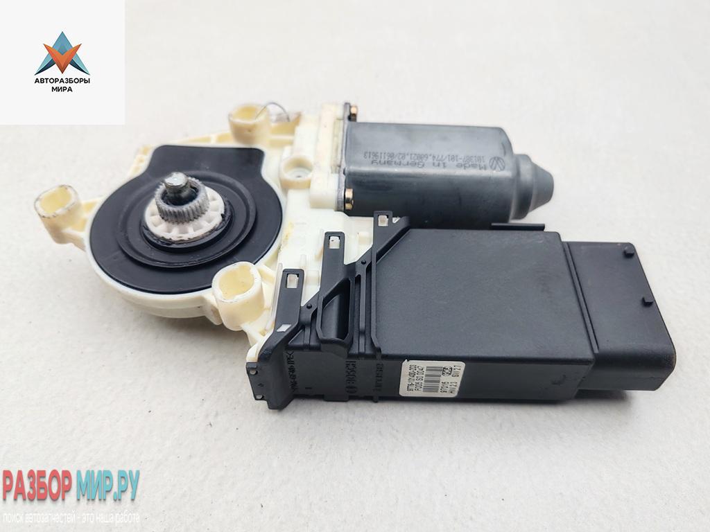 моторчик стеклоподъемника передний левый Volkswagen Golf 4 поколение 1999, 1.6 л., МКПП, универсал, 101430203 - фото №1
