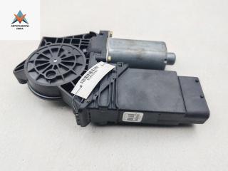 моторчик стеклоподъемника передний правый Volkswagen Passat B5 [рестайлинг] 2002, 1.6 л., бензин, МКПП, серый, седан, 105415301