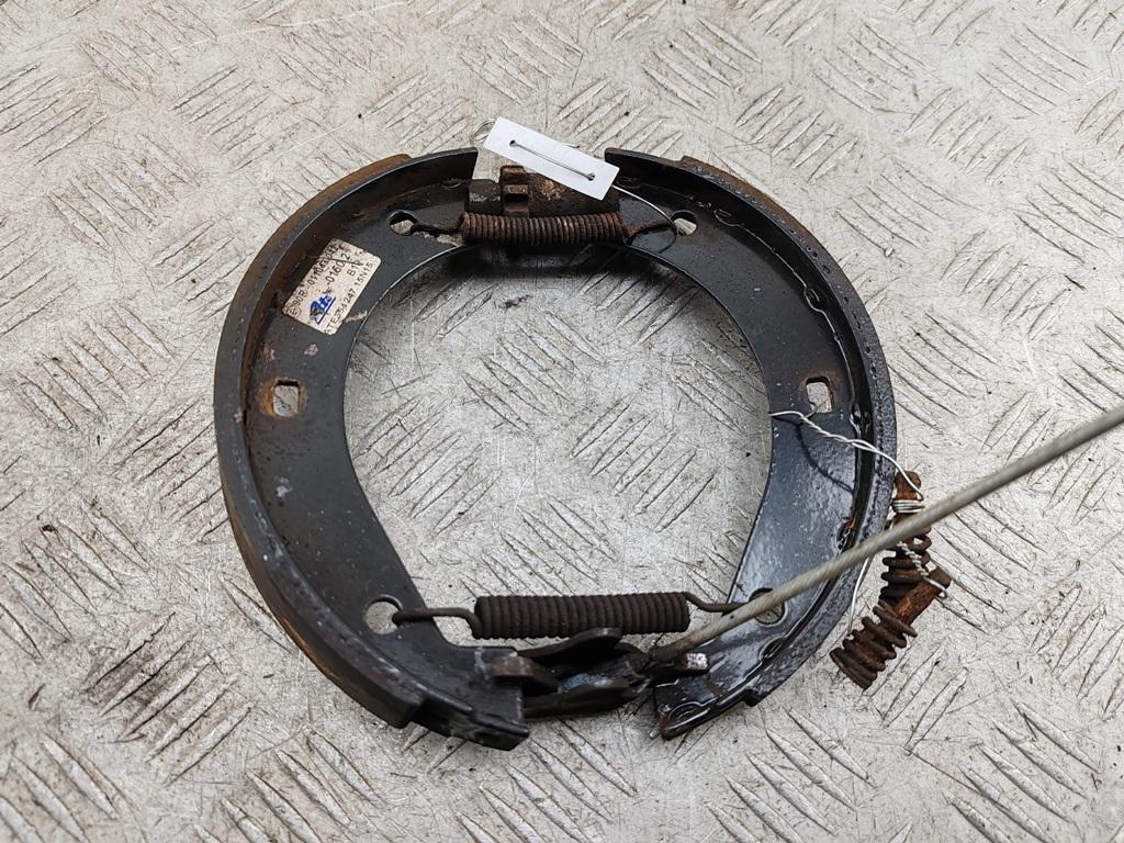 Механизм развода задних тормозных колодок правый BMW 7 E38 1999, 2.8 л., бензин, АКПП, чёрный, седан