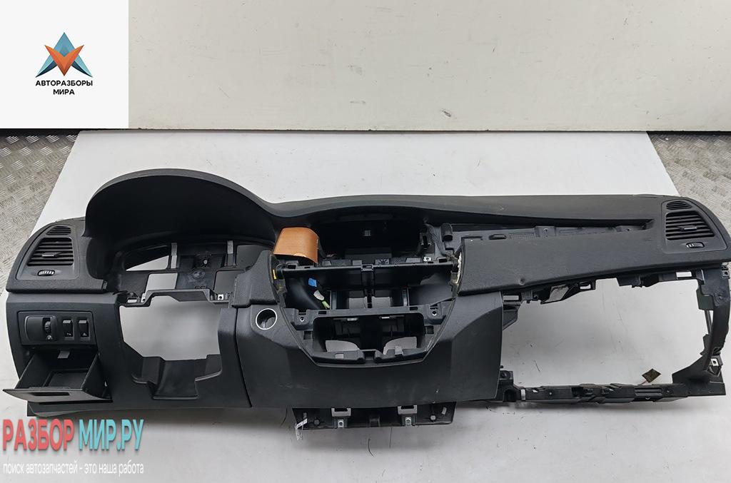 панель передняя салона (торпедо) Renault Laguna 3 поколение 2008, 2.0 л., дизель, АКПП, чёрный, универсал - фото №1