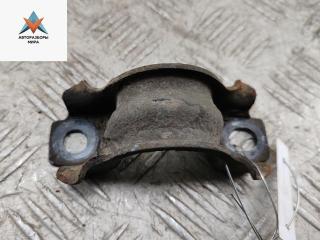 Крепление втулки стабилизатора заднего Renault Koleos 1 поколение 2008, 2.5 л., бензин, МКПП, серый, внедорожник 5 дв.