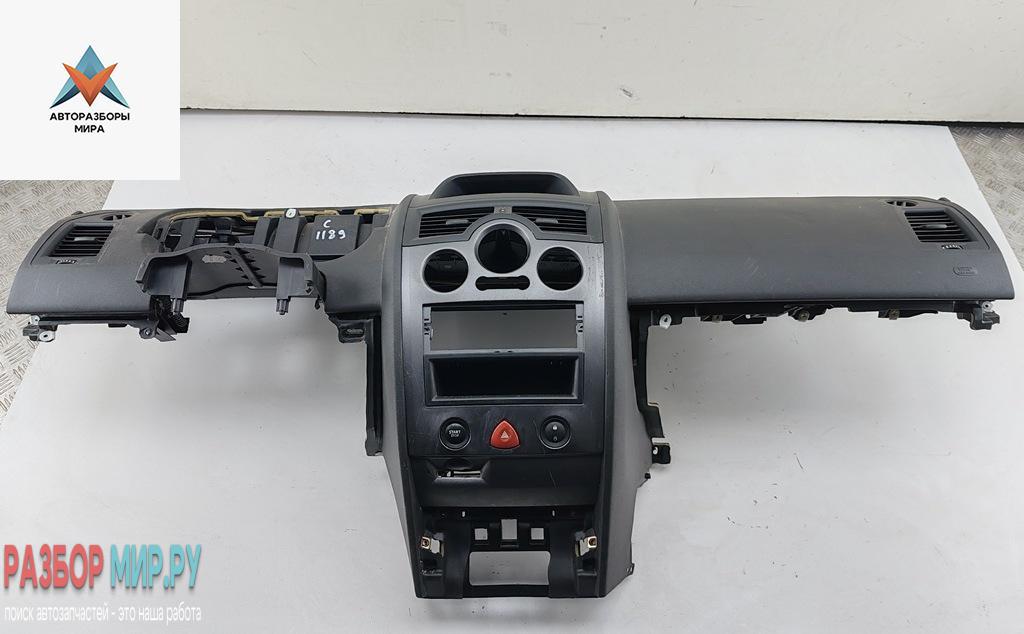 панель передняя салона (торпедо) Renault Megane 2 поколение 2005, 1.6 л., бензин, МКПП, серый, универсал - фото №1