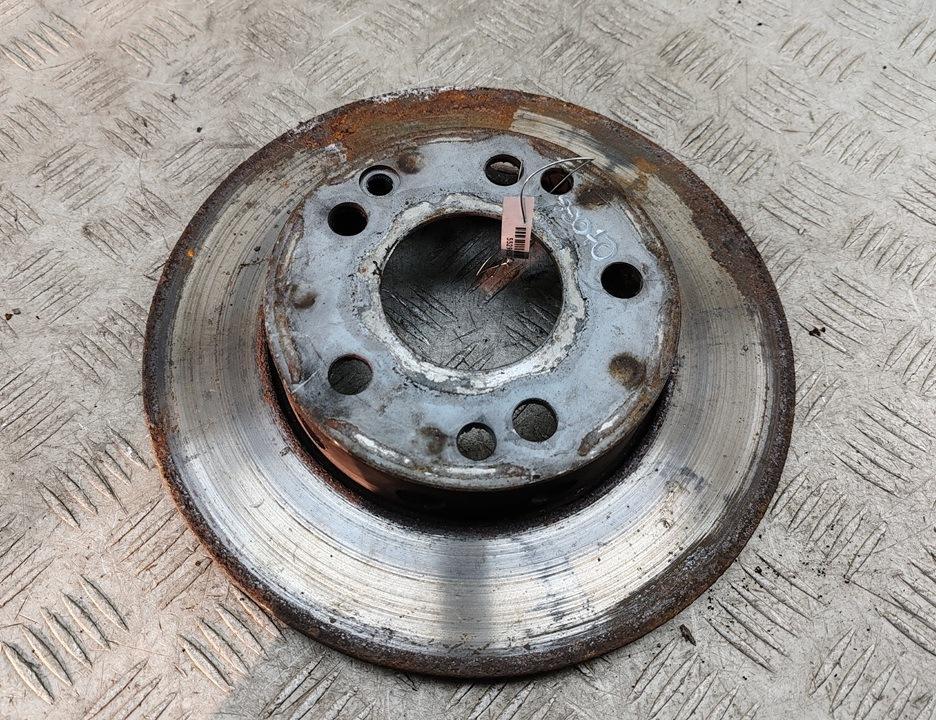 диск тормозной передний Mercedes-Benz 190 W201 1989, 2.0 л., бензин, МКПП, красный, седан