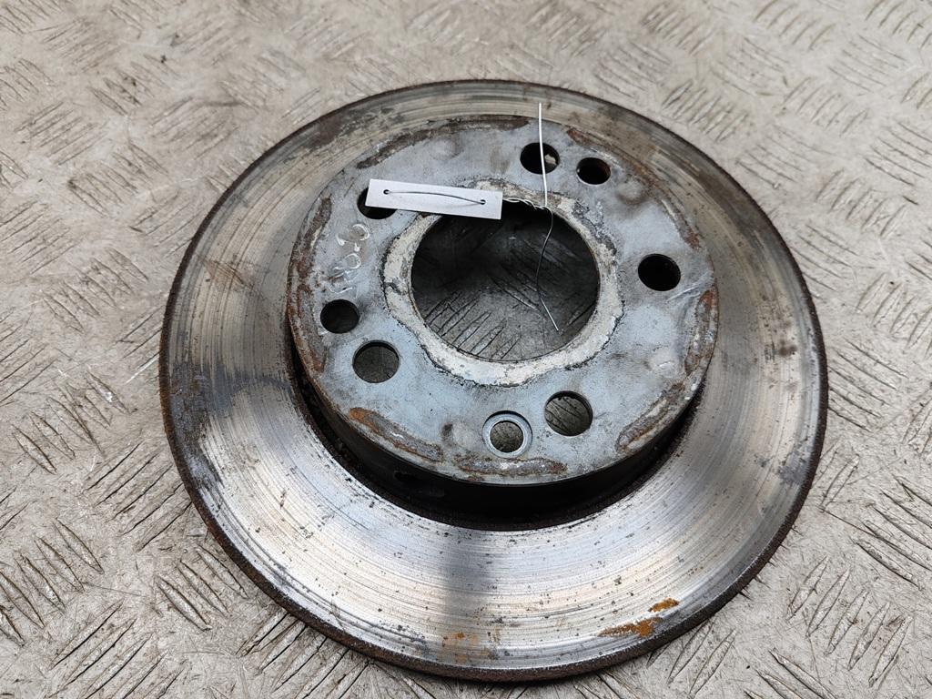 диск тормозной передний Mercedes-Benz 190 W201 1989, 2.0 л., бензин, МКПП, красный, седан