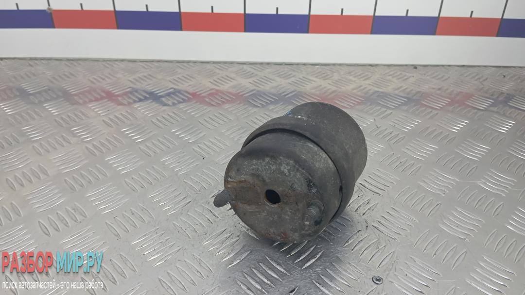 Подушка двигателя дизельная Volkswagen Transporter T4 1997, 2.4 л., дизель, МКПП, микроавтобус - фото №1