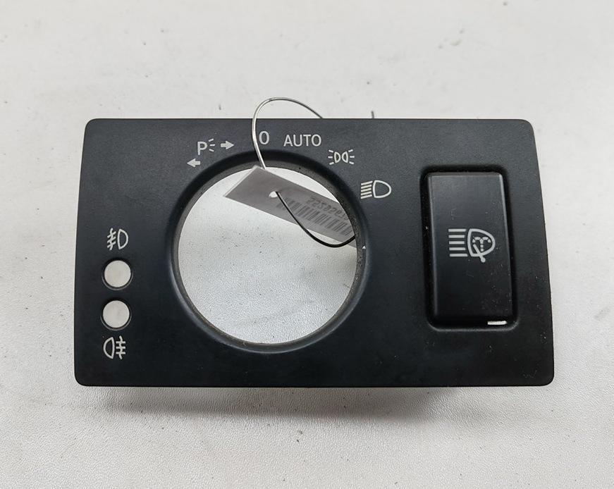 кнопка (выключатель) Mercedes-Benz B-Класс W245 2005, 2.0 л., дизель, МКПП, серый, минивэн, 1695401945 - фото №1