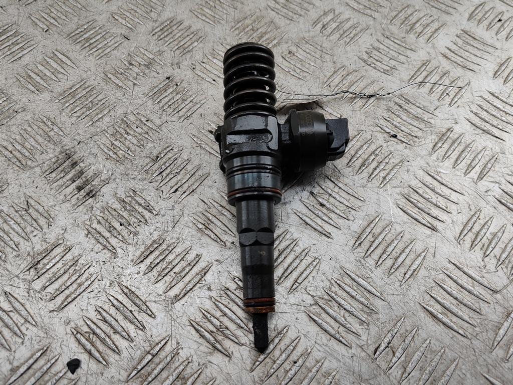 форсунка Audi A4 B6 2002, 1.9 л., дизель, МКПП, чёрный, универсал, 038130073AR