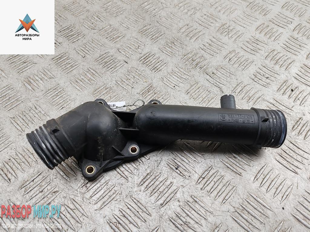 корпус термостата BMW 5 серия E39 1998, 2.0 л., бензин, МКПП, серый, универсал, 1740478 - фото №1