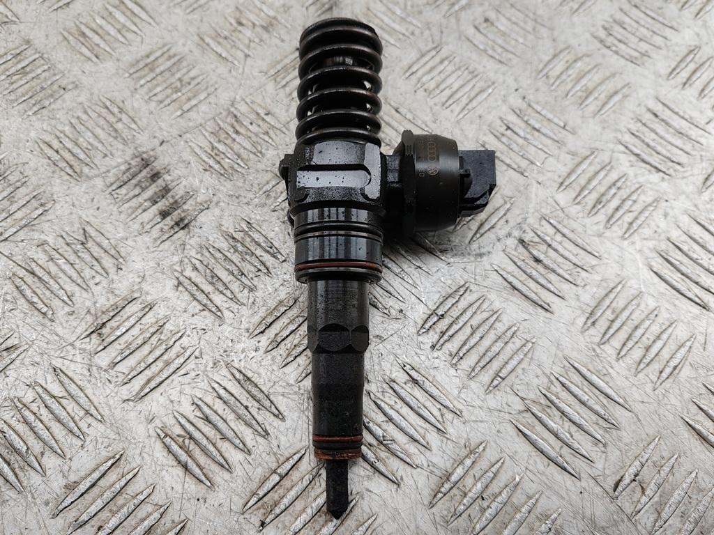 форсунка Audi A4 B6 2002, 1.9 л., дизель, МКПП, чёрный, универсал, 038130073AR