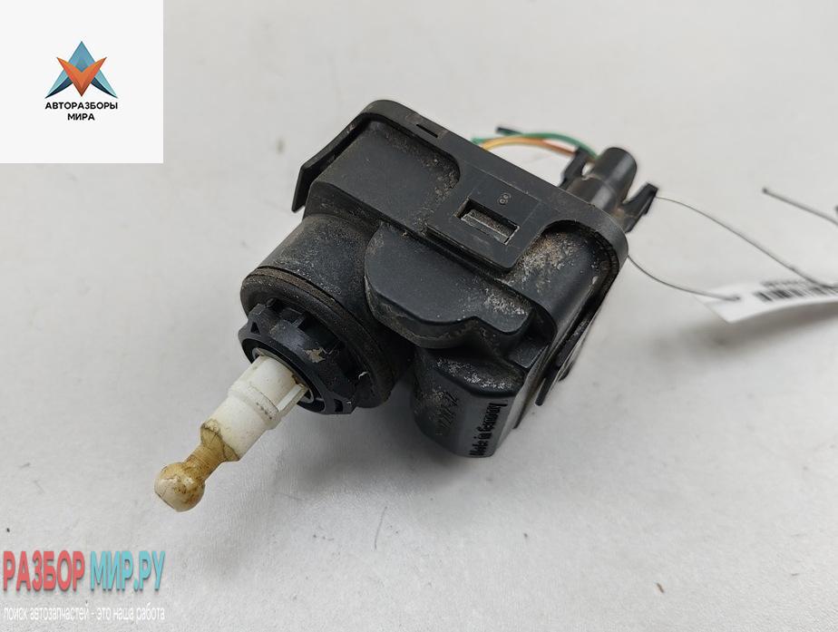 корректор фар Mitsubishi Carisma 1 поколение 1997, 1.8 л., бензин, МКПП, чёрный, хетчбэк 5 дв., 00728232 - фото №1