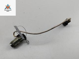 личинка дверного замка Mitsubishi Carisma 1 поколение 1997, 1.8 л., бензин, МКПП, чёрный, хетчбэк 5 дв.