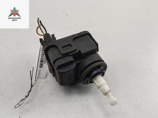 корректор фар Mitsubishi Carisma 1 поколение 1997, 1.8 л., бензин, МКПП, чёрный, хетчбэк 5 дв., 00728232