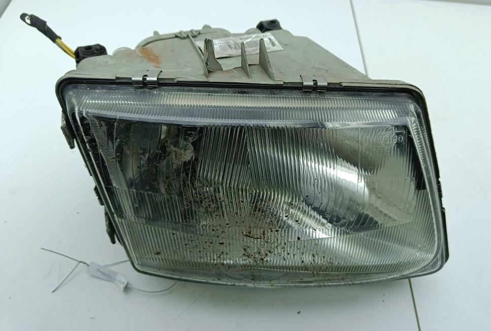 фара правая Mercedes-Benz Vito 1996, 2.3 л., бензин, МКПП, чёрный, микроавтобус, 6388202061 - фото №1