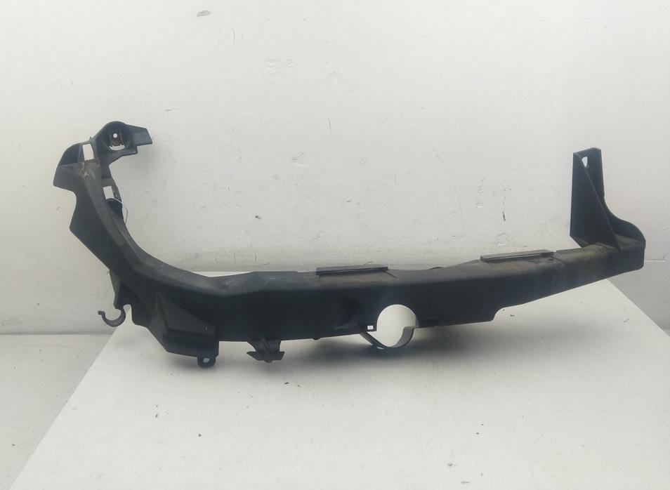крепление фары правой BMW 3 серия E90/E91/E92/E93 2005, 2.0 л., бензин, МКПП, чёрный, универсал, 7116708 - фото №1