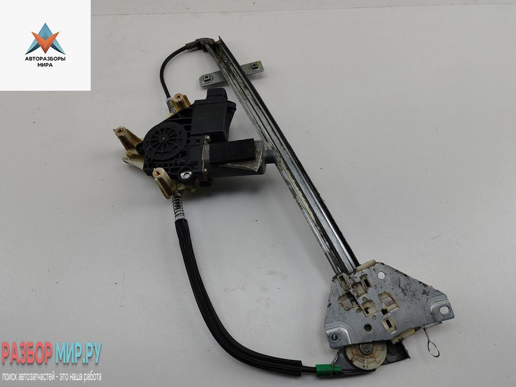 стеклоподъемник электрический передний правый Mitsubishi Carisma 1 поколение 1997, 1.8 л., бензин, МКПП, чёрный, хетчбэк 5 дв. - фото №1