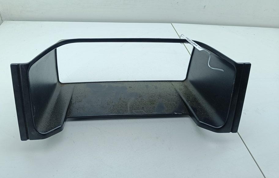 Рамка (обрамление) щитка приборов Volkswagen Transporter T4 1993, 2.4 л., дизель, МКПП, красный, микроавтобус, 70185723701C