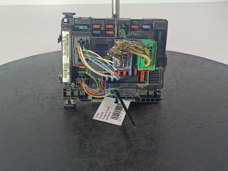 блок предохранителей Peugeot 307 1 поколение 2004, цвет, 9643498780