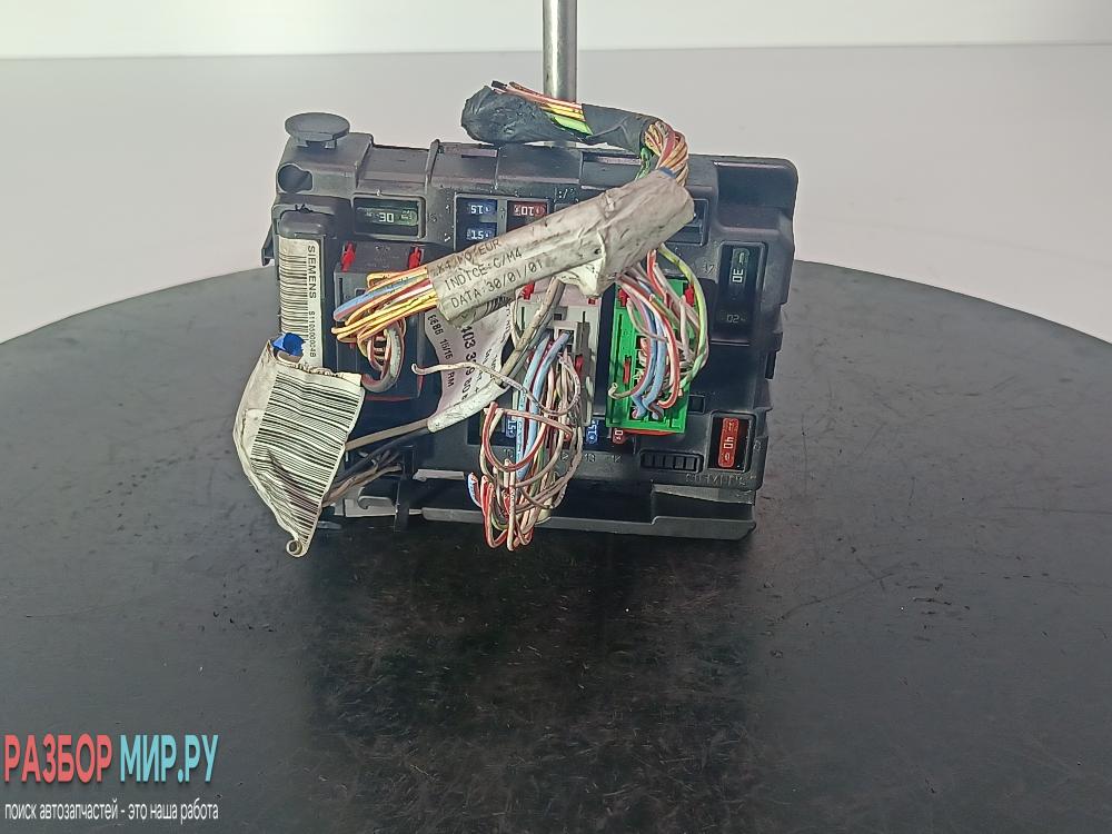 блок предохранителей Citroen C5 1 поколение 2003, цвет, 9643100980 - фото №1