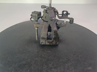 суппорт задний правый Citroen C4 Picasso 1 поколение 2007, цвет