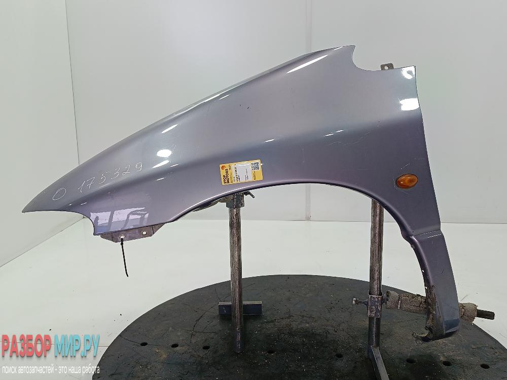 крыло переднее левое Chrysler Voyager 3 поколение 1999, цвет - фото №1