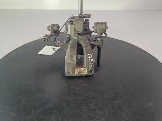 суппорт задний левый Citroen C4 Picasso 1 поколение 2007, цвет