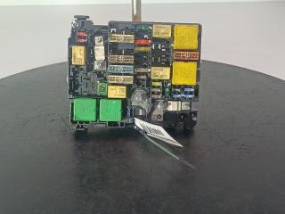 блок предохранителей Peugeot 208 1 поколение 2013, цвет