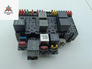 блок предохранителей Volkswagen Transporter T4 1993, 2.4 л., дизель, МКПП, красный, микроавтобус, 357937039