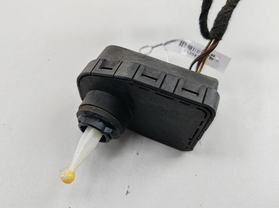 корректор фар Opel Omega B 2000, 2.2 л., бензин, МКПП, серый, седан, 90565805