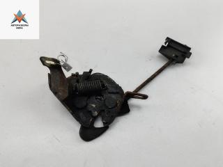 замок капота Volkswagen Transporter T4 1993, 2.4 л., дизель, МКПП, красный, микроавтобус