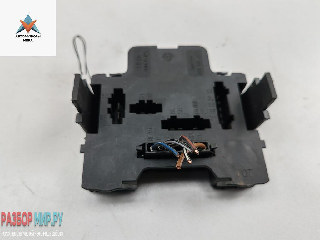 панель заднего левого фонаря Volkswagen Transporter T4 1993, 2.4 л., дизель, МКПП, красный, микроавтобус, 701945257 - фото №1