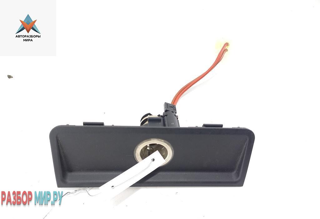 прикуриватель BMW 7 серия E38 1997, 3.5 л., бензин, АКПП, зелёный, седан, 51168158525 - фото №1