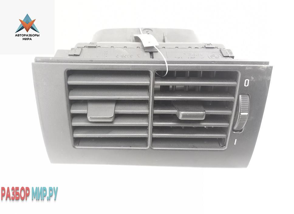 дефлектор обдува салона BMW 5 серия E39 1997, 2.5 л., бензин, АКПП, чёрный, универсал, 8391182 - фото №1