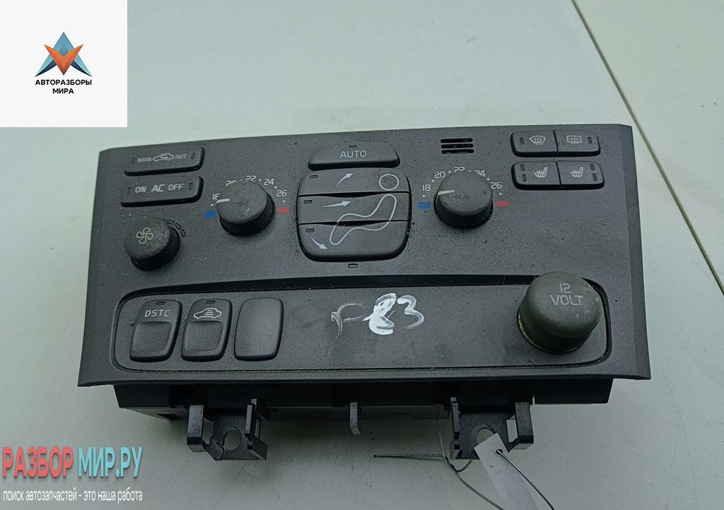 блок управления печки / климат-контроля Volvo V70 2 поколение 2001, 2.4 л., бензин, МКПП, чёрный, универсал, 8651242 - фото №1