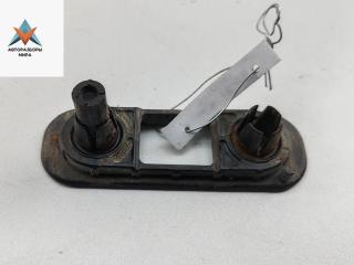 кронштейн заднего бампера Volkswagen Transporter T4 1993, 2.4 л., дизель, МКПП, красный, микроавтобус, 701807193