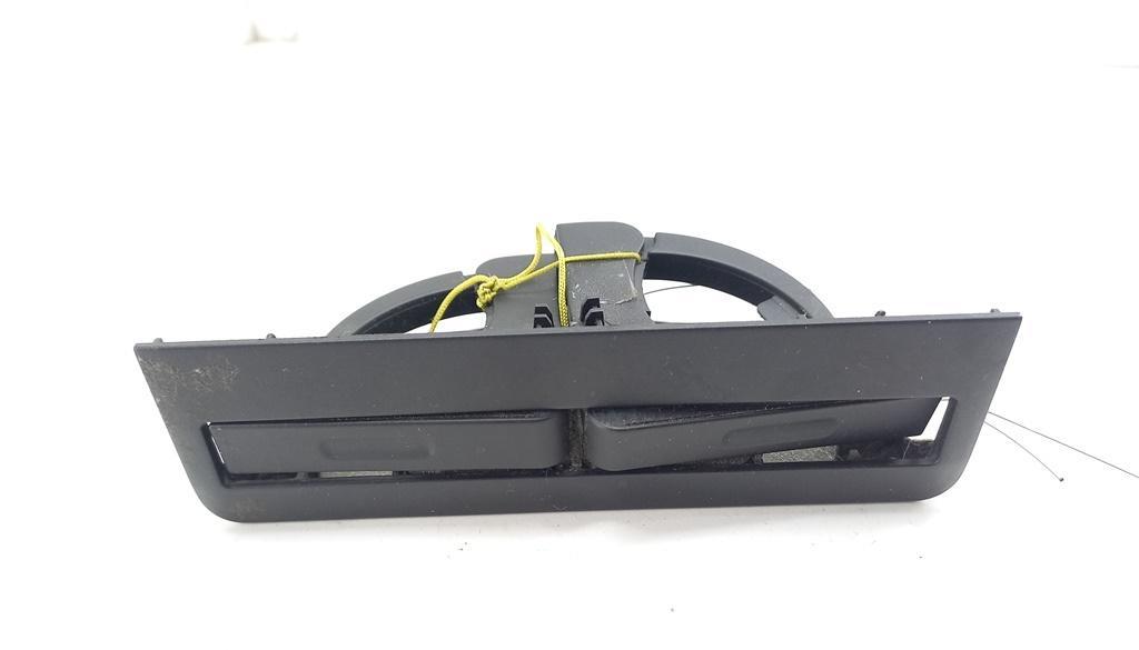 подстаканник BMW 5 E39 1997, 2.5 л., бензин, АКПП, чёрный, универсал, 8184520