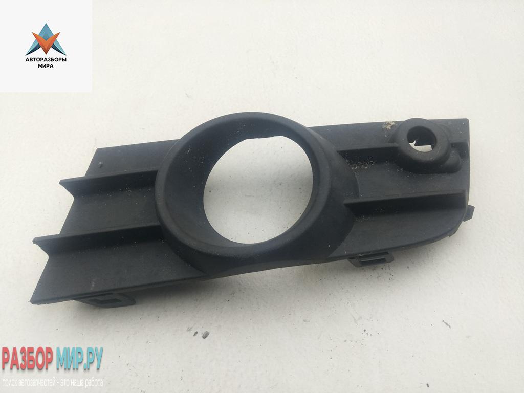 рамка фары противотуманной левой Renault Laguna 3 поколение 2008, 2.0 л., дизель, АКПП, чёрный, универсал, PO014612 - фото №1