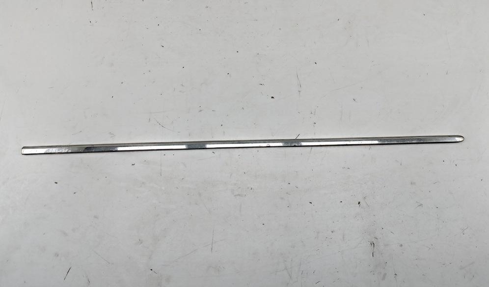 молдинг двери передней правой Volkswagen Passat B6 2006, 1.6 л., бензин, АКПП, чёрный, универсал, 3C0853516A